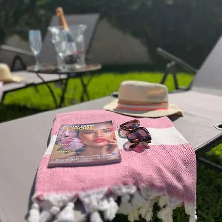 Sunny With Private Pool * دينايا